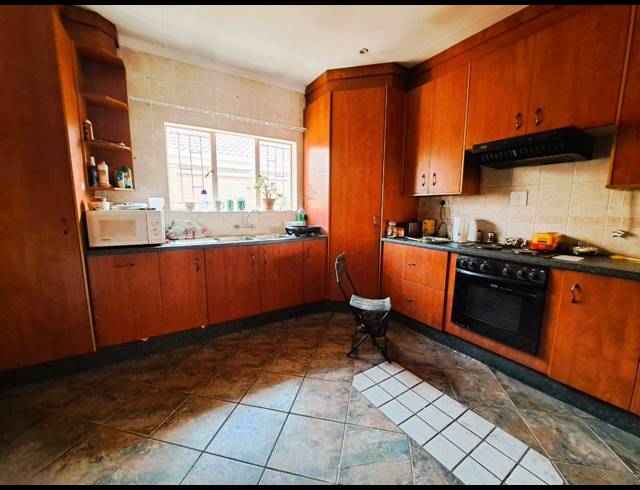 2 BEDROOM TOWNHOUSE FOR SALE IN DUNCANVILLE